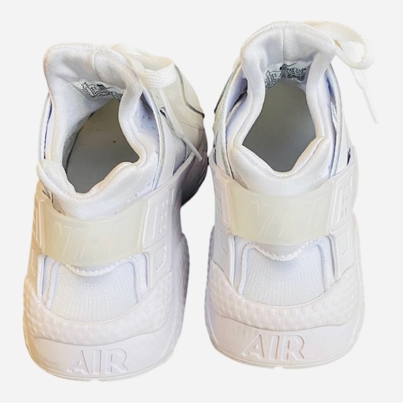 Nike Women’s Air Huarache Sneaker Low Cut White and Platinum Cushioned - Picture 6 of 14